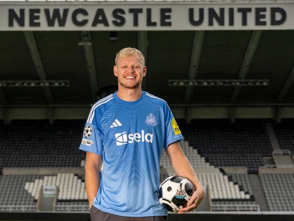 Aaron Ramsdale Resmi Gabung Newcastle dari Southampton
